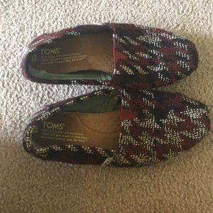 TOMS slip ons